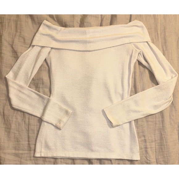 Soft A&F Cozy Collection Crossover Top - Picture 2 of 3